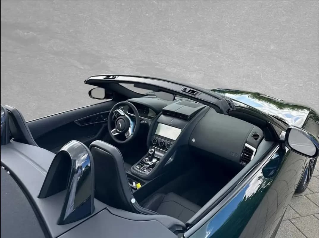 Jaguar F-TYPE 2025 R-Dynamic Black Automatic — Used