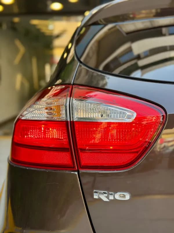Kia Rio 2017 Highline Brown Automatic — Used