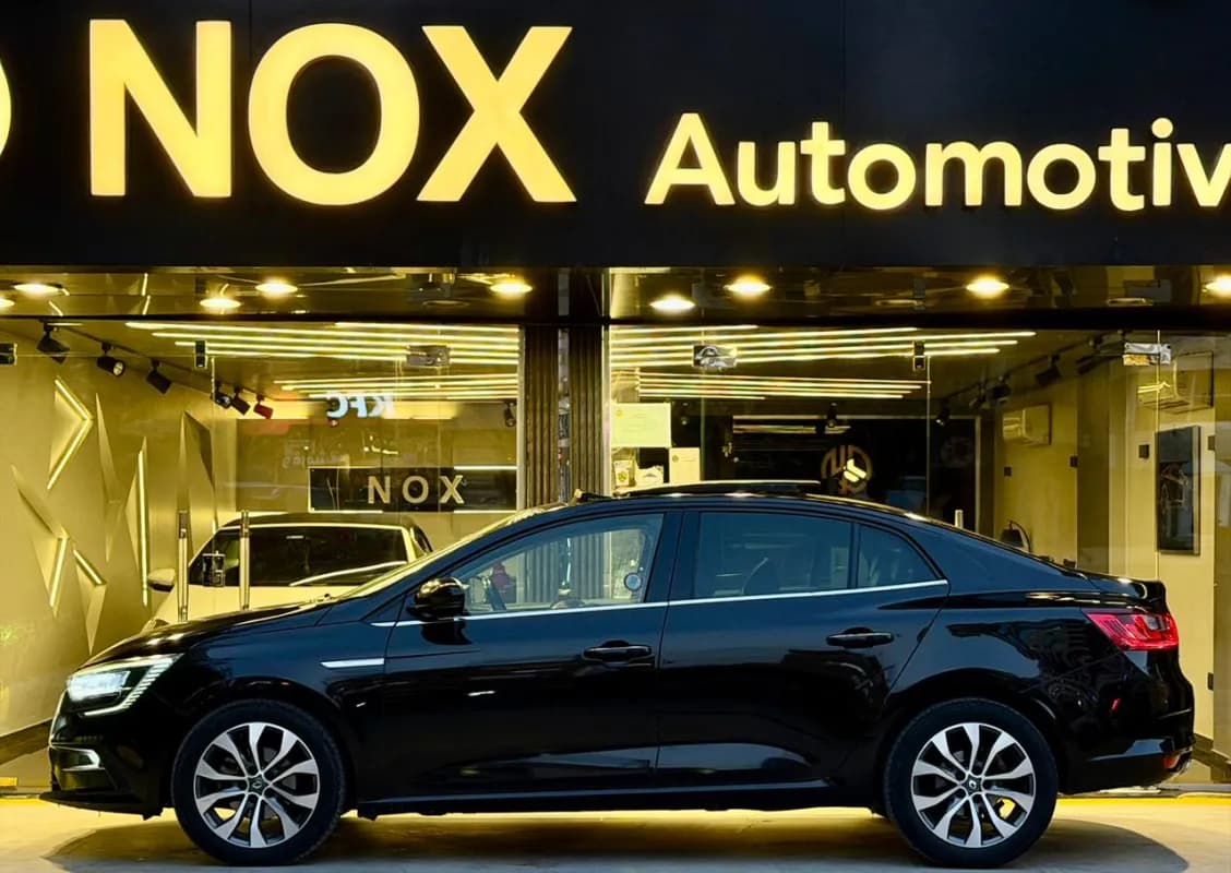 Renault Megane 2023 Signature SR Black Automatic — Used