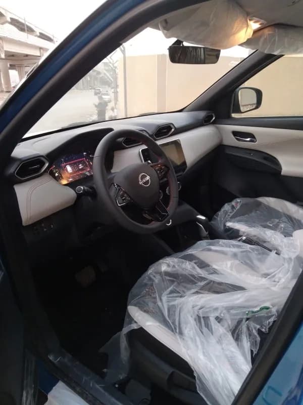 Nissan Magnite 2027 Tekna Blue Automatic — New