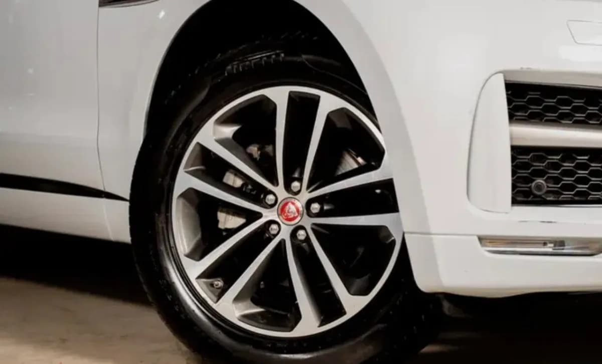 Jaguar F-PACE 2018 P250 S White Automatic — Used