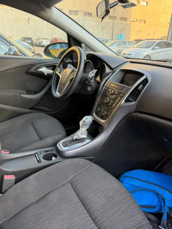 Opel Astra 2019 Topline White Automatic — Used