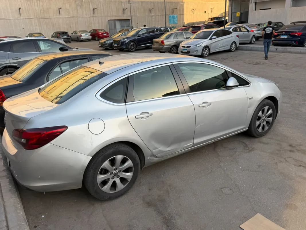 Opel Astra 2019 Topline White Automatic — Used