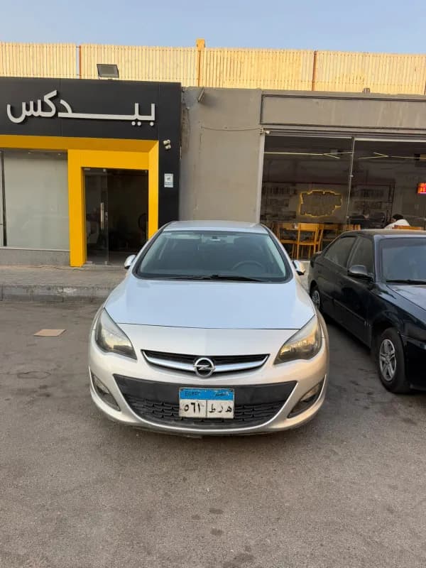 Opel Astra 2019 Topline White Automatic — Used