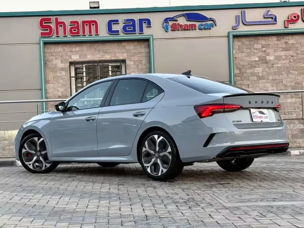 Skoda Octavia A8 2025 VRS Nardo Gray Automatic — Used