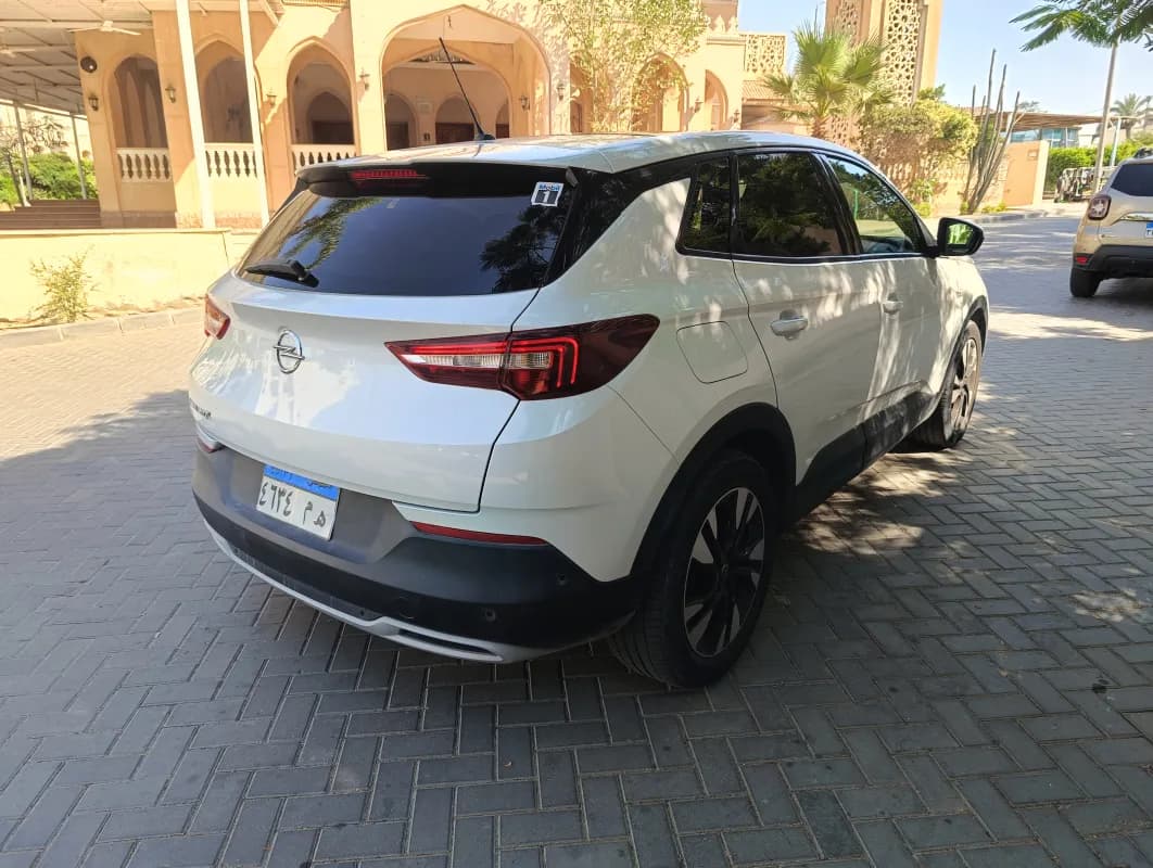 Opel Grand land 2021 Topline White Automatic — Used