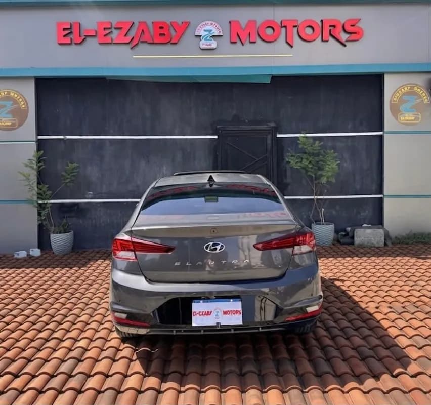 Hyundai Elantra AD 2025 Topline Gray Automatic — Used
