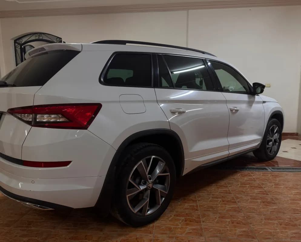 Skoda KODIAQ 2021 Sport Line White Automatic — Used