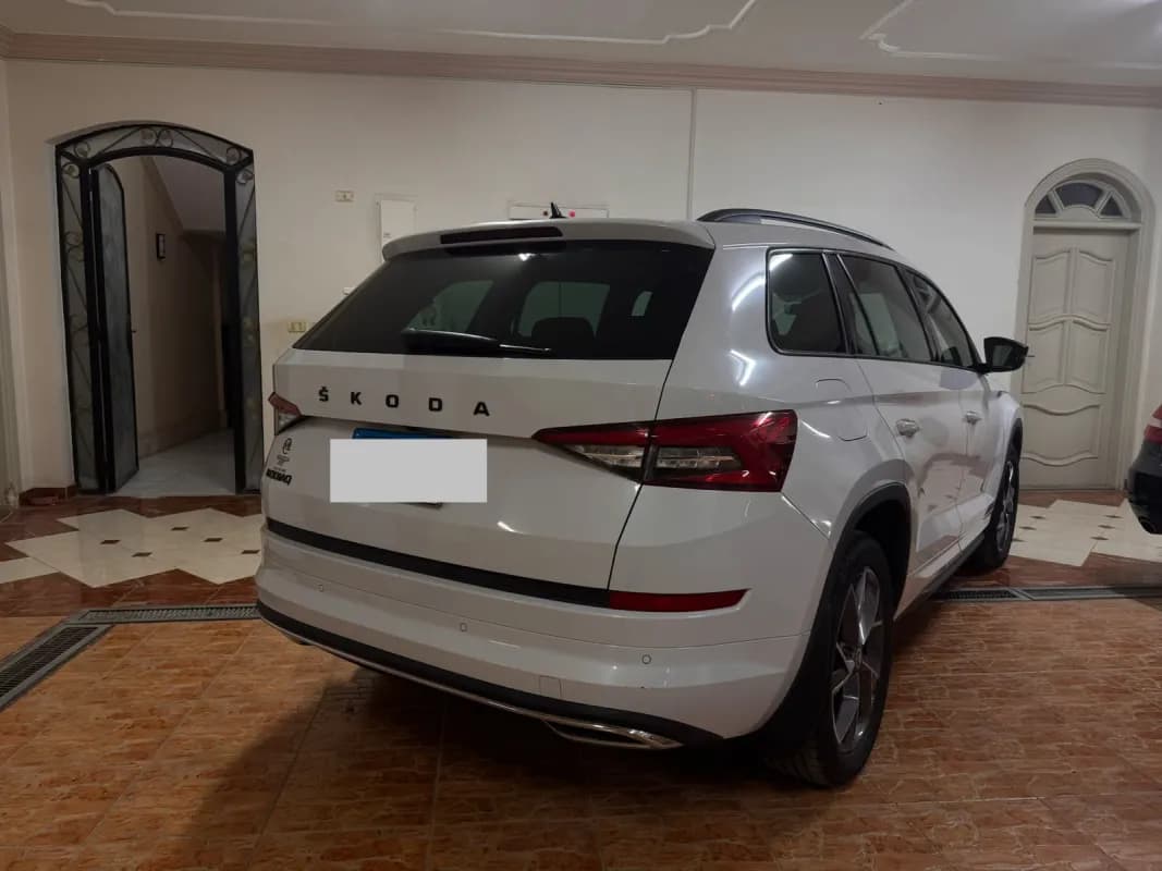 Skoda KODIAQ 2021 Sport Line White Automatic — Used