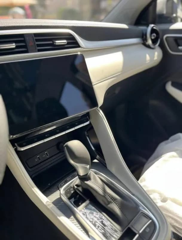 MG ZS 2027 Luxury Silver Automatic — New