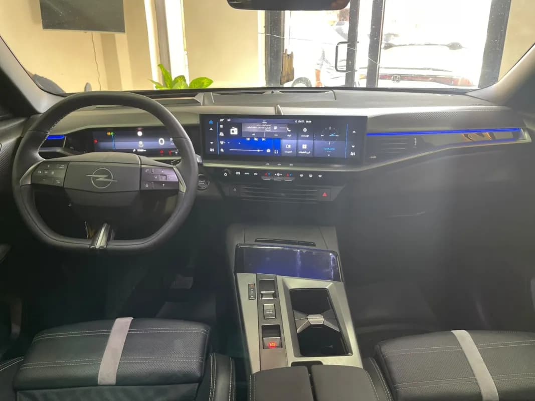Opel Grand land 2025 high line + Navy Blue Automatic — Used