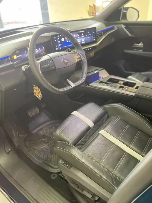 Opel Grand land 2025 high line + Navy Blue Automatic — Used