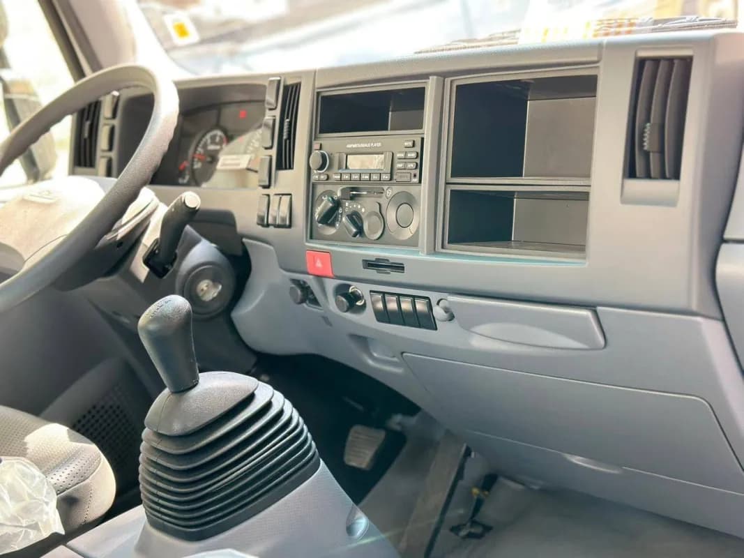 Chevrolet NQR 2027 Standard White Manual — New
