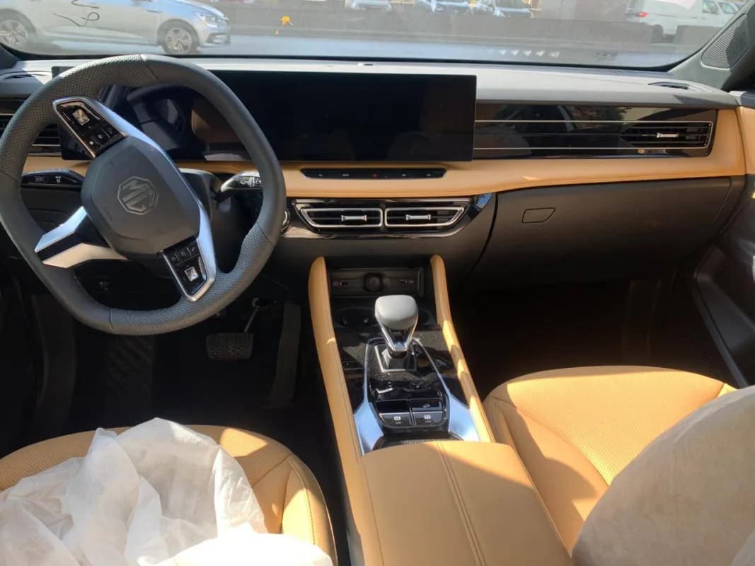 MG HS 2027 HEV White Automatic — New