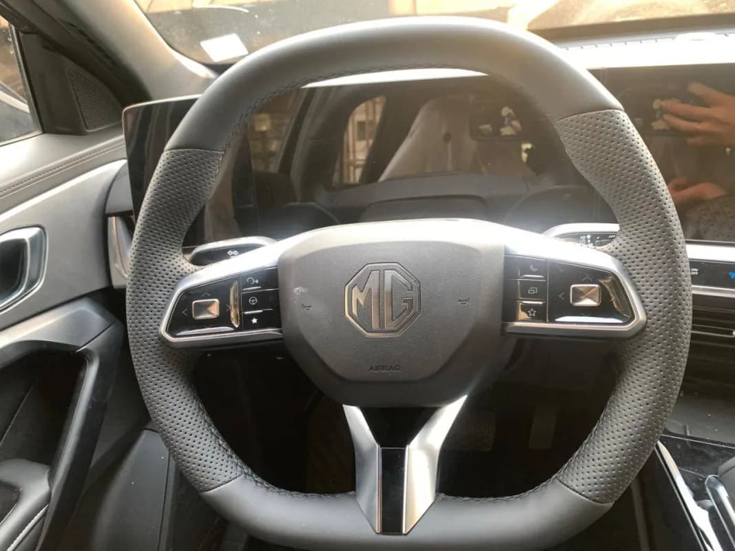 MG ONE 2027 luxury Black Automatic — New