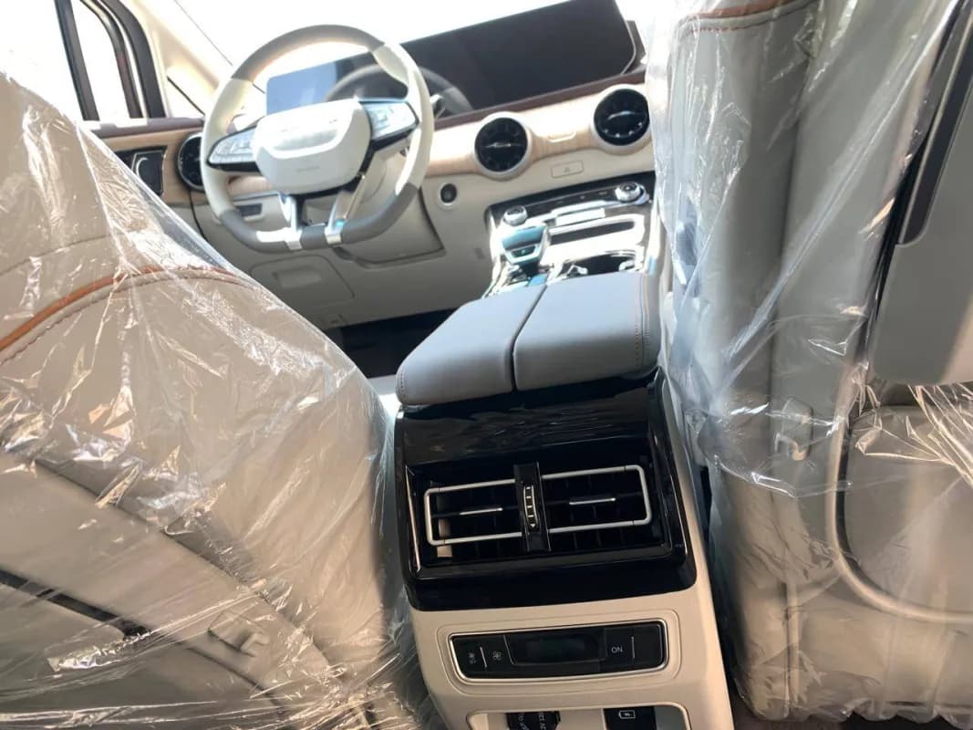 Forthing U tour 2026 Mpv White Automatic — New