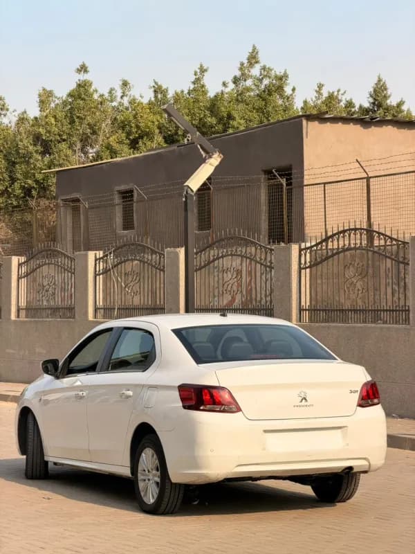 Peugeot 301 2020 allure White Automatic — Used