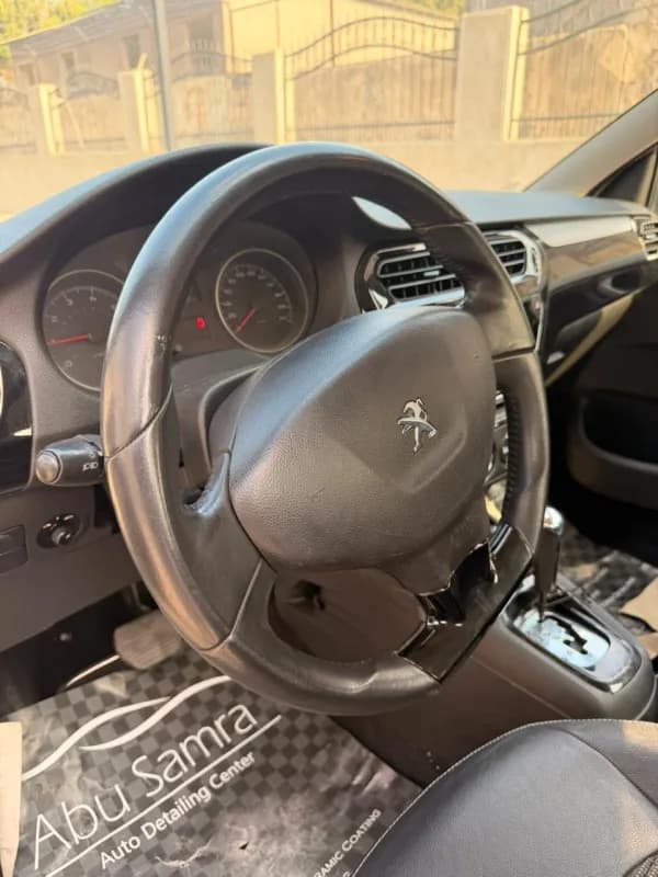 Peugeot 301 2020 allure White Automatic — Used