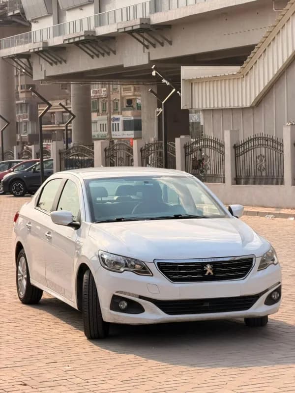 Peugeot 301 2020 allure White Automatic — Used