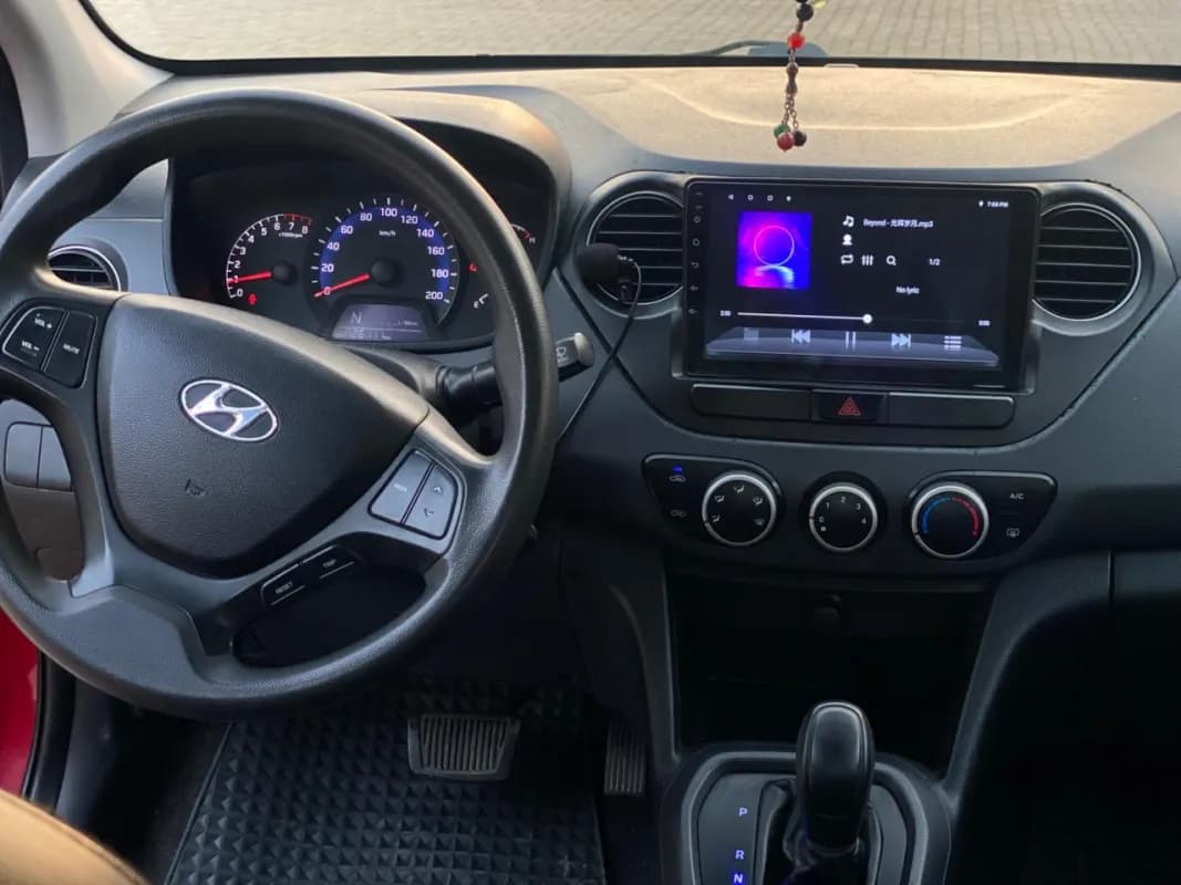 Hyundai I10 2015 Highline Red Automatic — Used