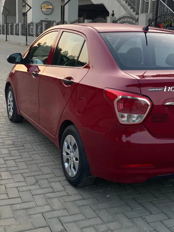 Hyundai I10 2015 Highline Red Automatic — Used