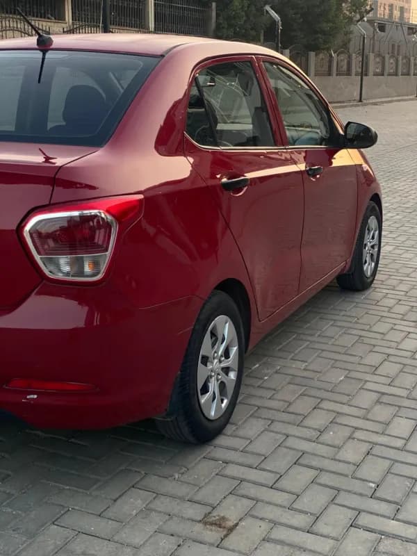 Hyundai I10 2015 Highline Red Automatic — Used