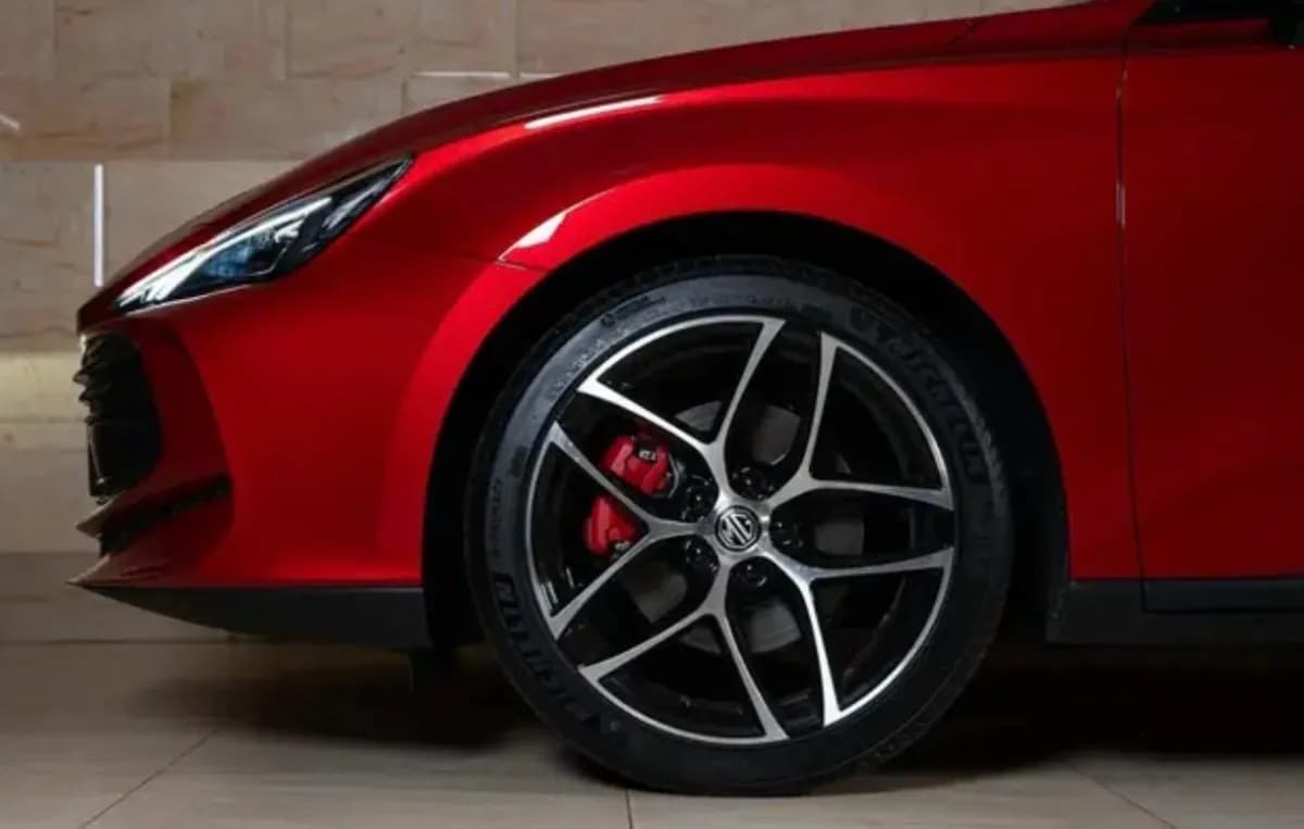 MG 7 2027 Trophy Red Automatic — New
