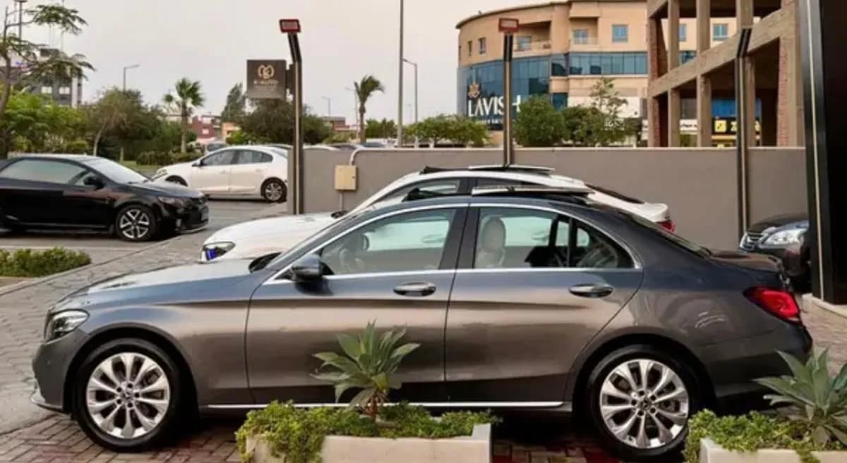 Mercedes-Benz C180 2019 Exclusive Gray Automatic — Used