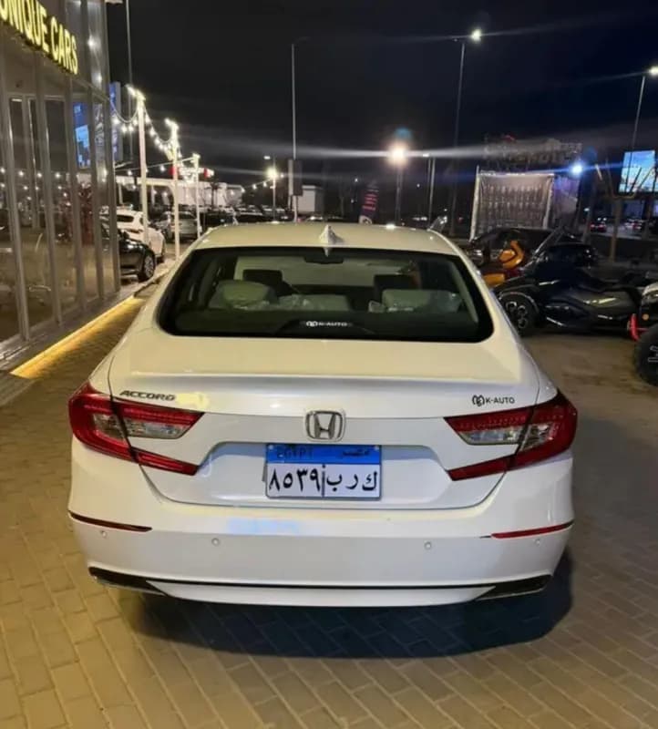 Honda Accord 2022 Highline White Automatic — Used