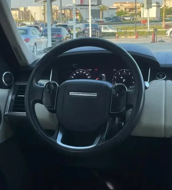 رينج روفر سبورت 2021 اتش اس اي أبيض أوتوماتيك — مستعملة