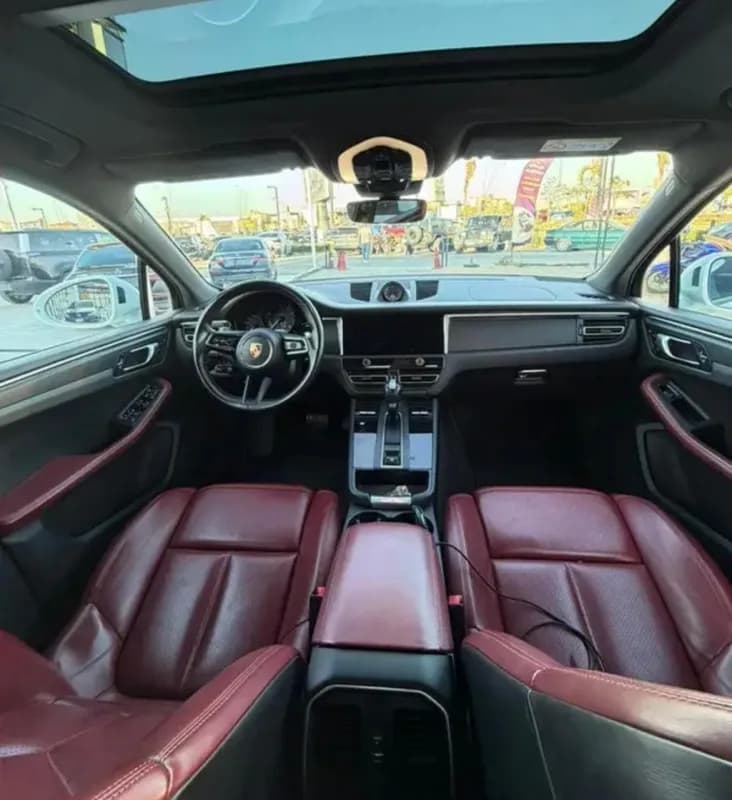 Porsche Macan 2024 T White Automatic — Used