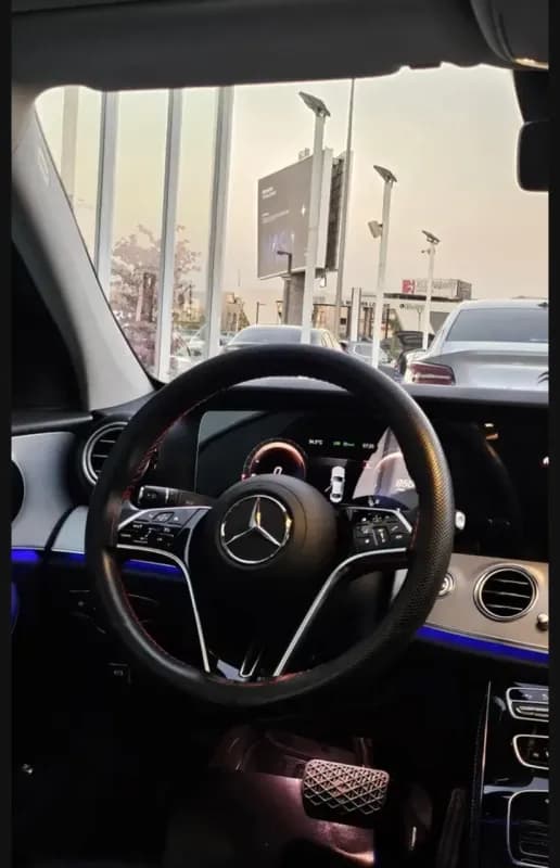 Mercedes-Benz E200 2022 premium Black Automatic — Used