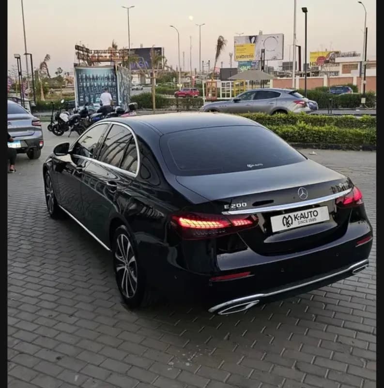 Mercedes-Benz E200 2022 premium Black Automatic — Used
