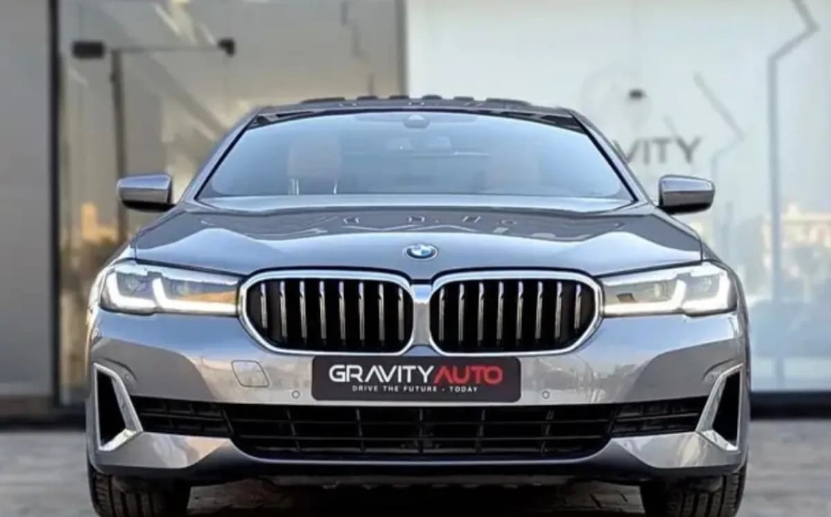 BMW 520i 2023 Luxury Gray Automatic — Used