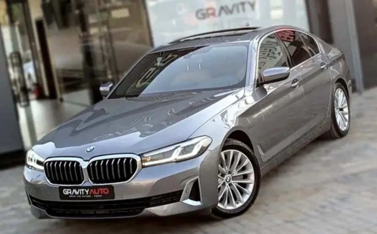 BMW 520i 2023 Luxury Gray Automatic — Used