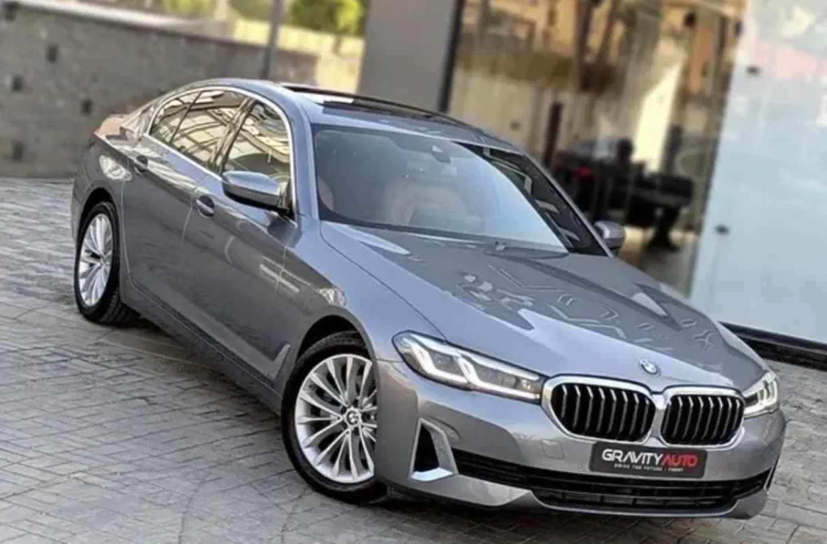 BMW 520i 2023 Luxury Gray Automatic — Used