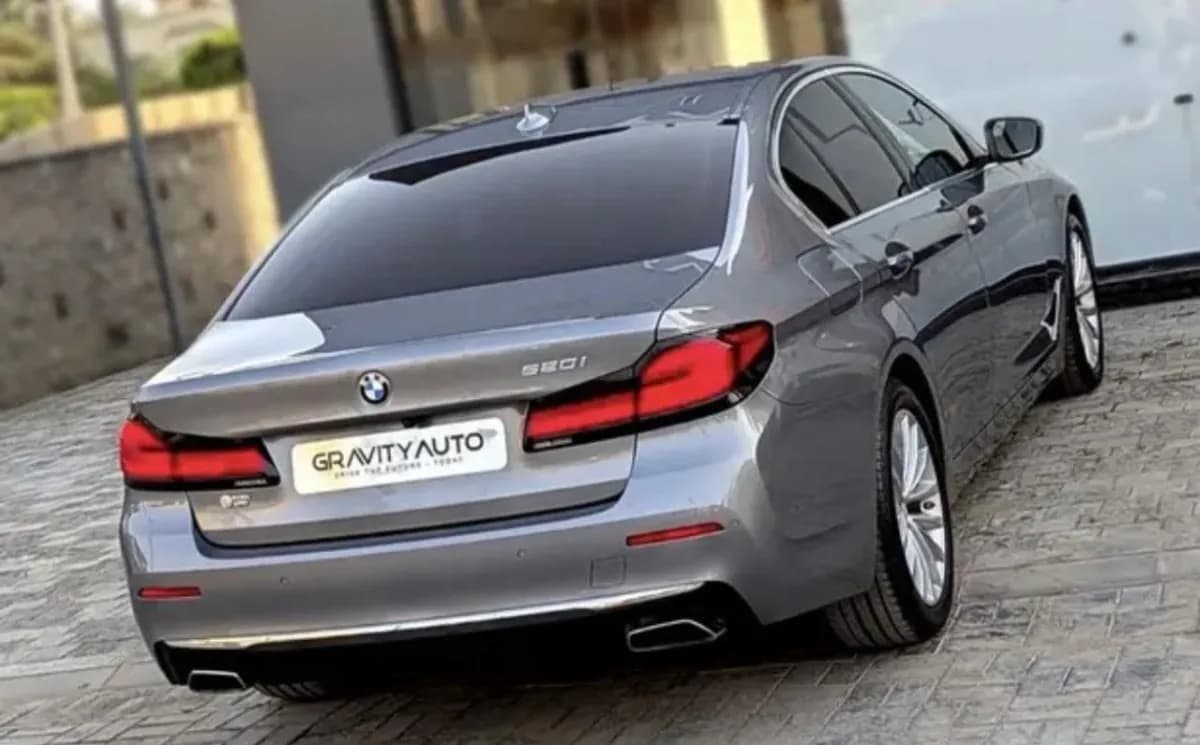 BMW 520i 2023 Luxury Gray Automatic — Used