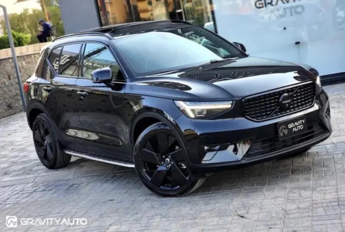 Volvo XC 40 2026 Black Edition Black Automatic — Used