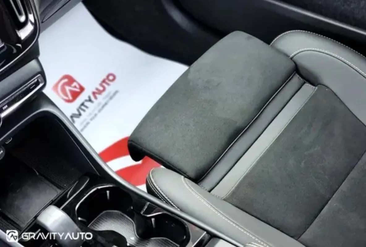 Volvo XC 40 2026 Black Edition Black Automatic — Used