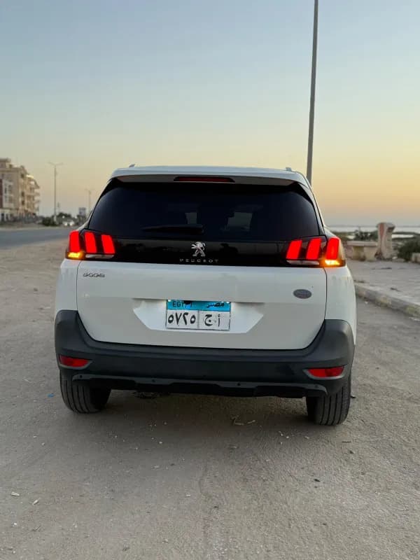 Peugeot 5008 2024 Active Pack White Automatic — Used