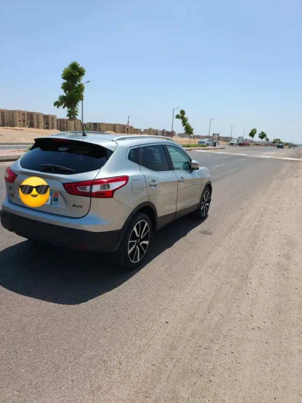 Nissan Qashqai 2016 Top Line Silver Automatic — Used