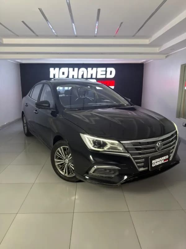 ام جي 5 2022 لاكشري أسود أوتوماتيك — مستعملة