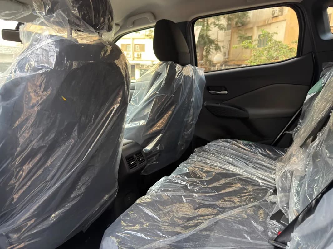 Nissan Magnite 2027 Tekna Silver Cvt — New