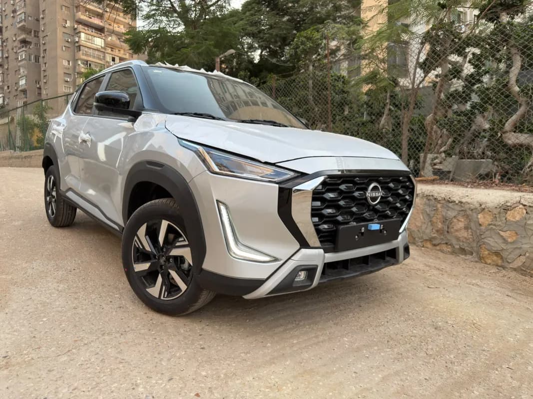 Nissan Magnite 2027 Tekna Silver Cvt — New