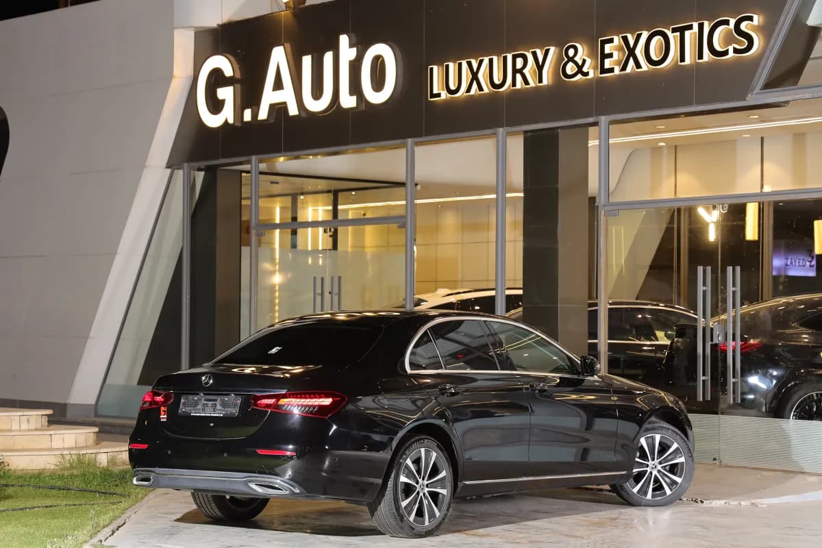 Mercedes-Benz E200 2023 premium Black Automatic — Used