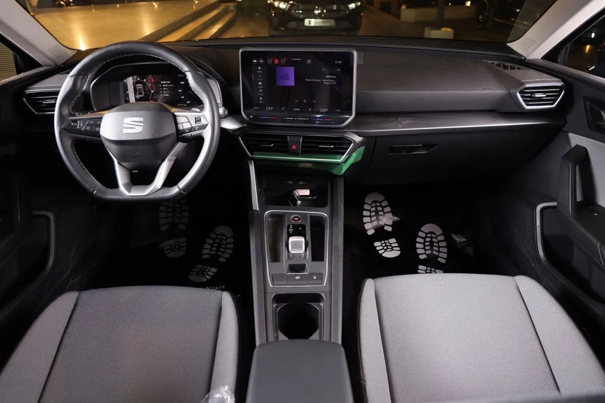 Seat Leon 2026 Advanced Gray Automatic — New