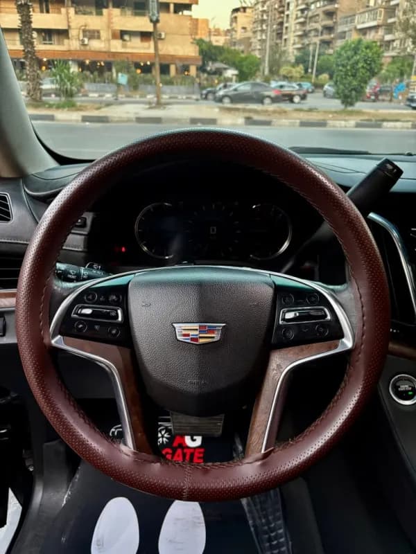Cadillac Escalade 2018 Platinum Black Automatic — Used