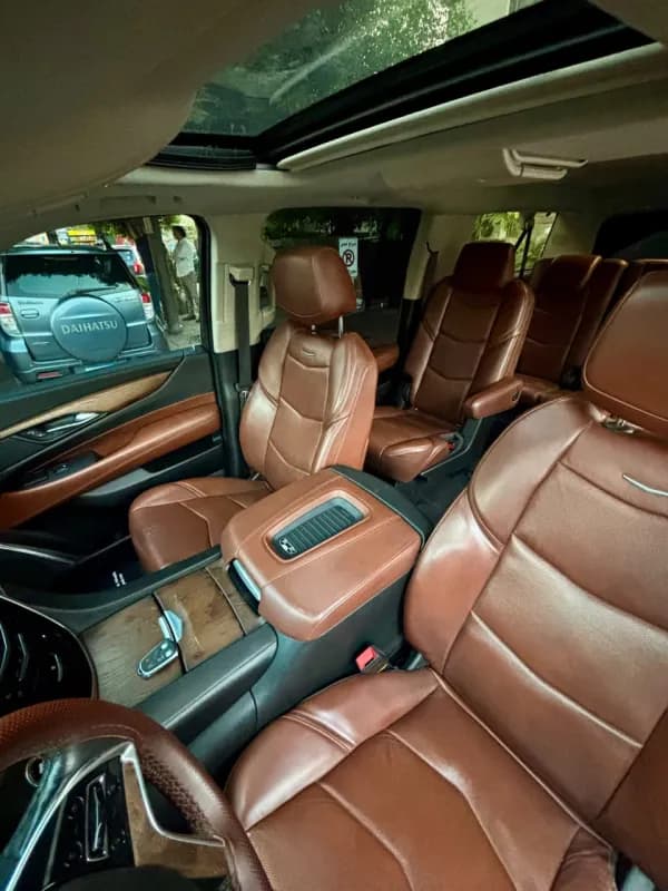 Cadillac Escalade 2018 Platinum Black Automatic — Used