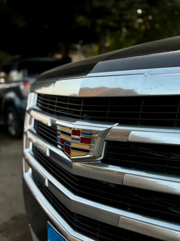 Cadillac Escalade 2018 Platinum Black Automatic — Used