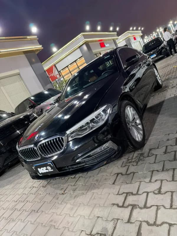 BMW 520i 2018 Luxury Darkred Automatic — Used
